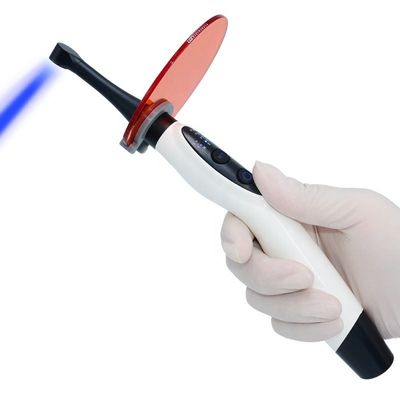 Unité légère de traitement dentaire rechargeable de LED 360 degrés de rotative