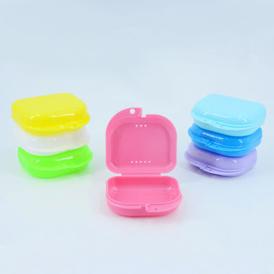 Coloriage en plastique sur mesure étui de retenue UV orthodontique boîte de stockage de dentures en plastique boîte de retenue dentaire