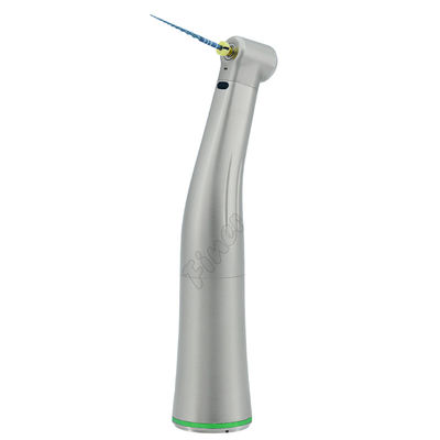 Traitement endodontique à la fibre optique